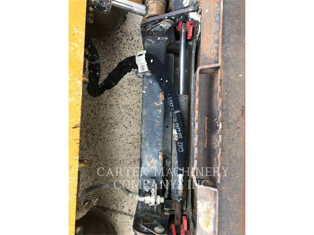 CAT 272D3XE Šmykom riadené nakladače