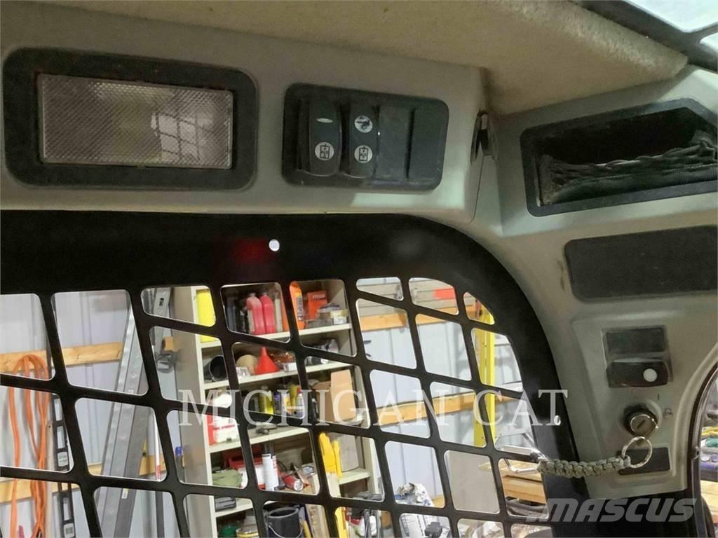 CAT 279D Šmykom riadené nakladače