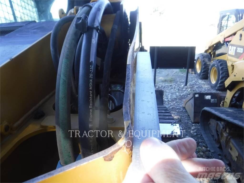 CAT 279D H2CB Šmykom riadené nakladače