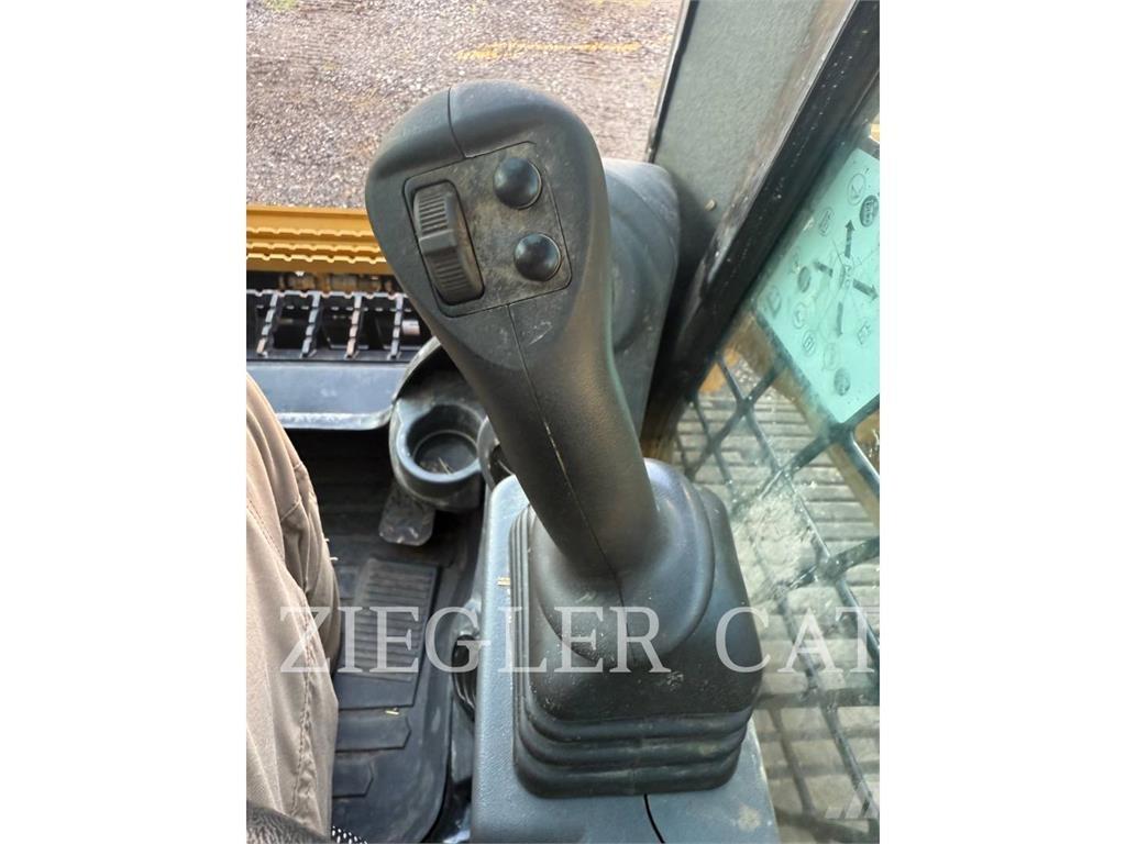 CAT 279D3 Pásové nakladače