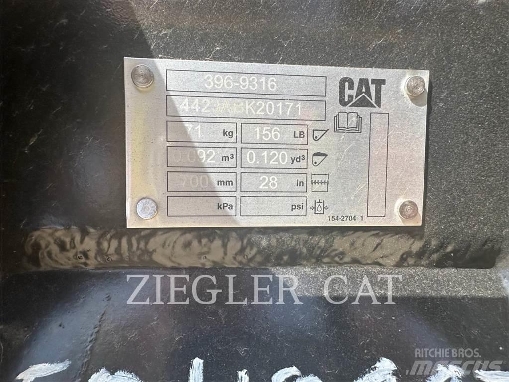 CAT 28 GP BUCKET Lopaty