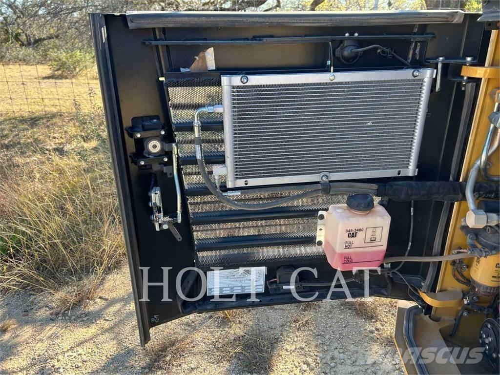 CAT 299D CAB Šmykom riadené nakladače