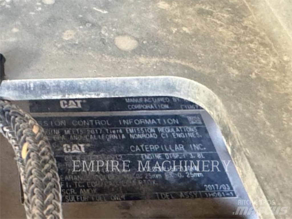 CAT 299D2 Šmykom riadené nakladače