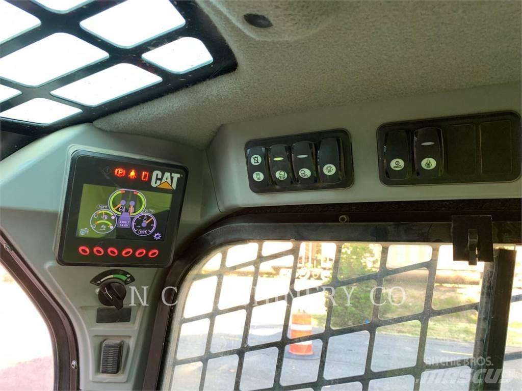 CAT 299D2 XHP Šmykom riadené nakladače