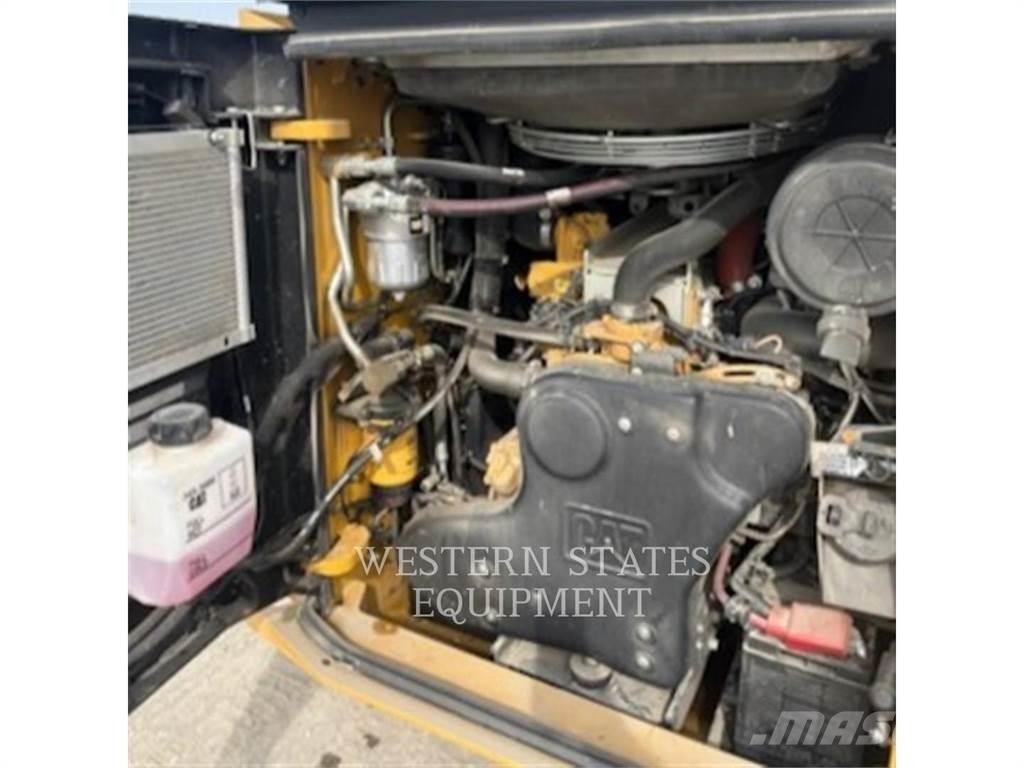 CAT 299D3 Šmykom riadené nakladače