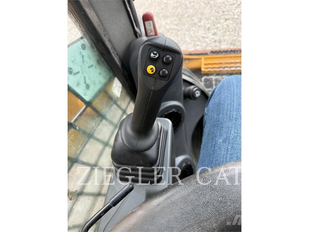 CAT 299D3 Pásové nakladače