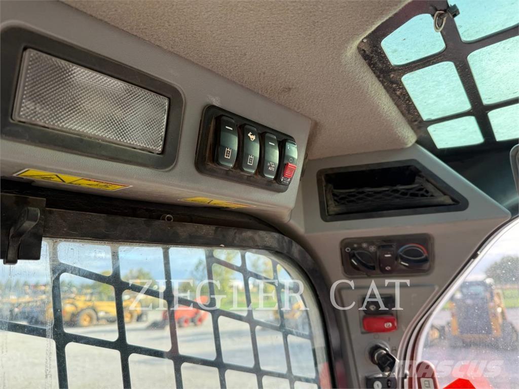 CAT 299D3 Pásové nakladače
