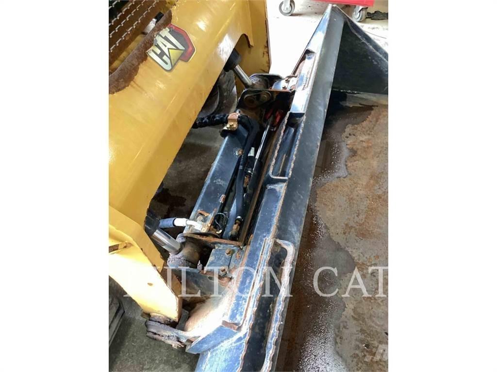 CAT 299D3 Šmykom riadené nakladače