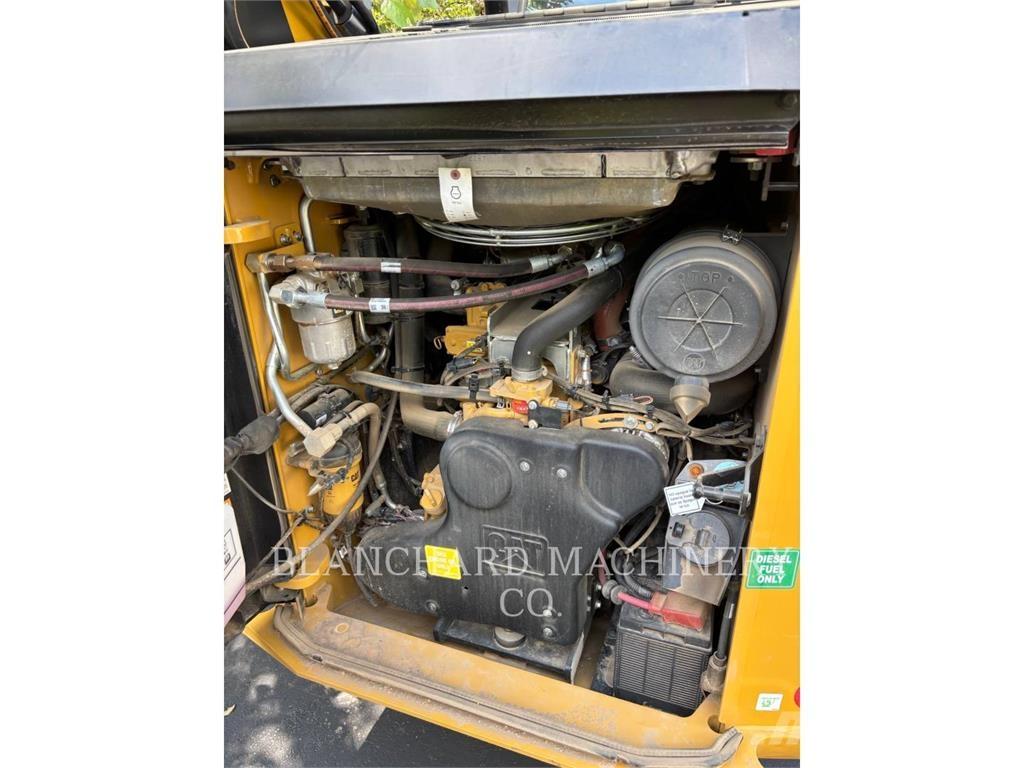 CAT 299D3 Pásové nakladače