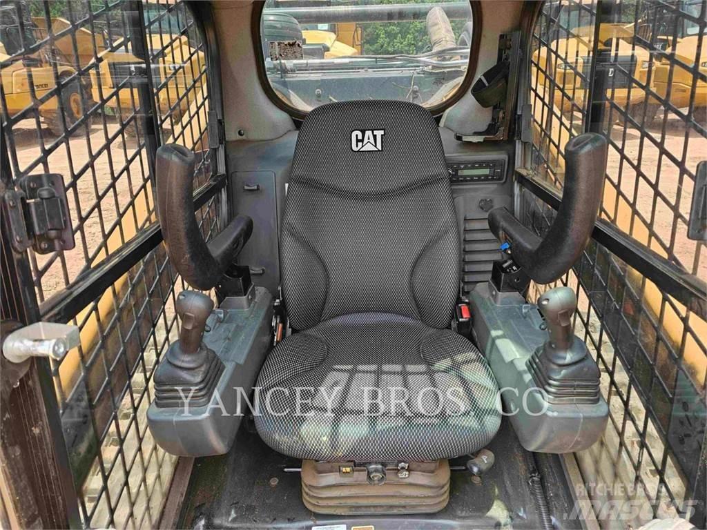 CAT 299D3 XE Šmykom riadené nakladače