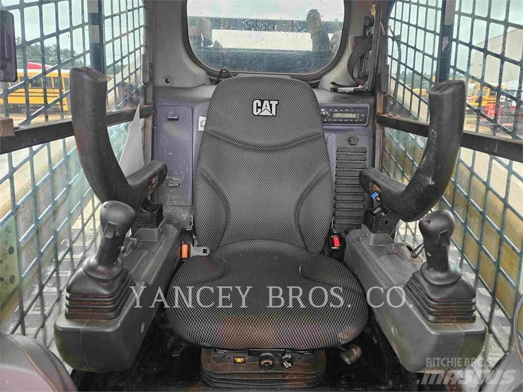 CAT 299D3 XELM Šmykom riadené nakladače