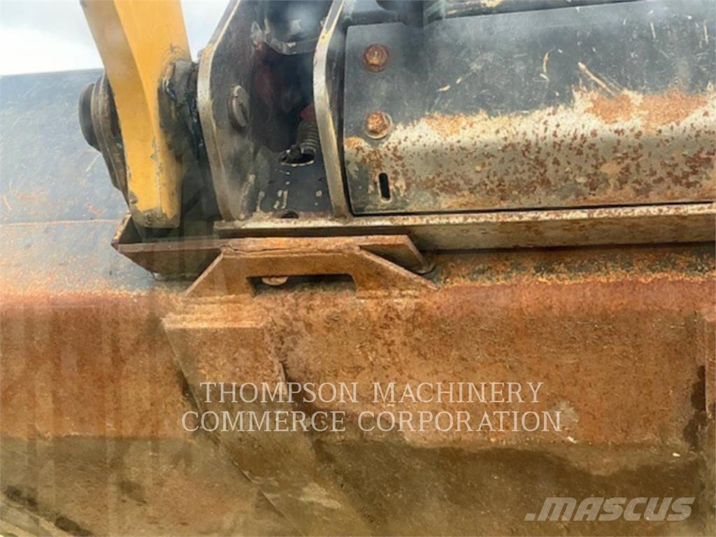 CAT 299D3XE Pásové nakladače