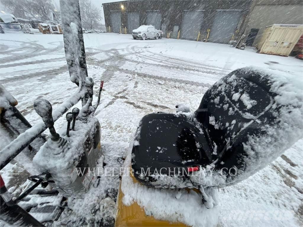 CAT 300.9D Pásové rýpadlá