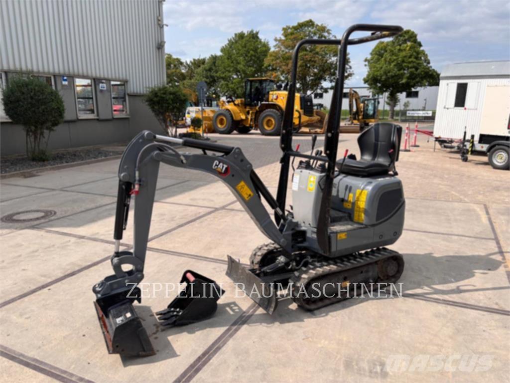 CAT 300.9D Pásové rýpadlá