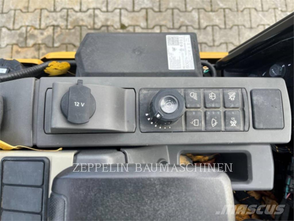 CAT 301.5-05A Pásové rýpadlá