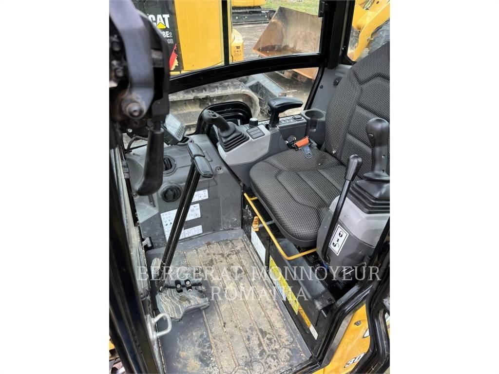 CAT 301.6-05 Pásové rýpadlá