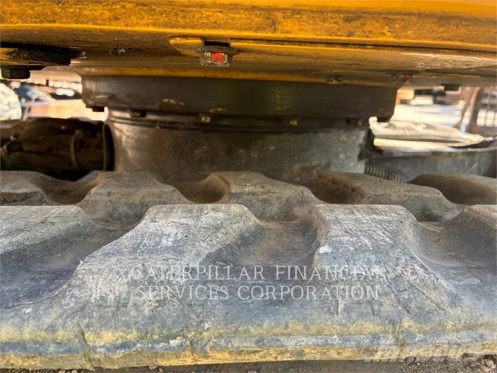 CAT 301.6-05 Pásové rýpadlá