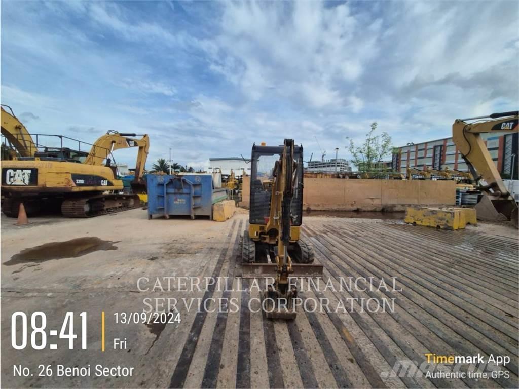 CAT 301.7-05CR Pásové rýpadlá