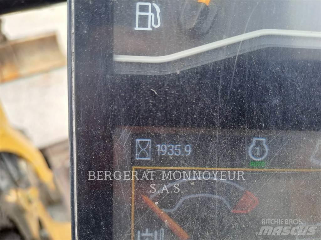 CAT 301.8 Pásové rýpadlá