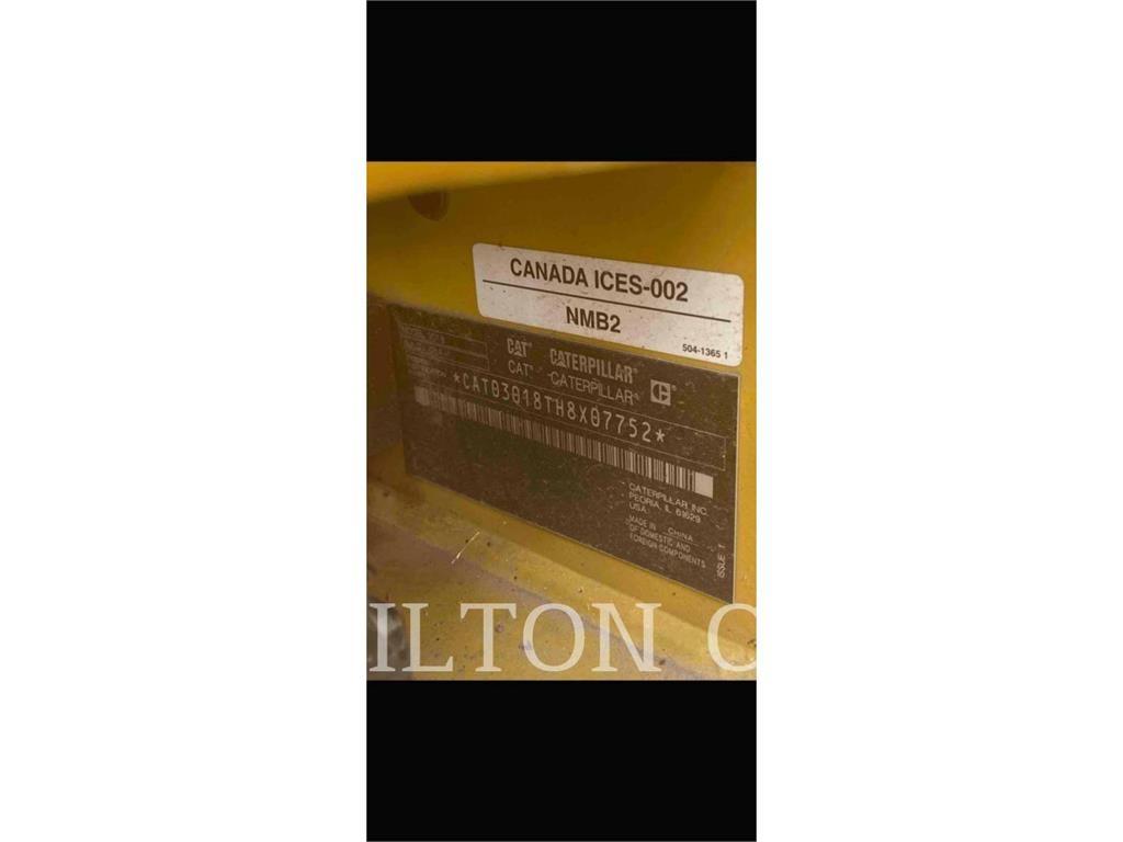 CAT 301.8 Pásové rýpadlá