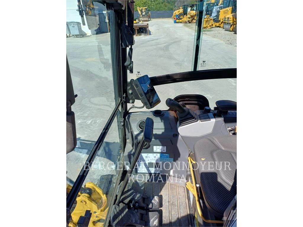 CAT 301.8-05 Pásové rýpadlá