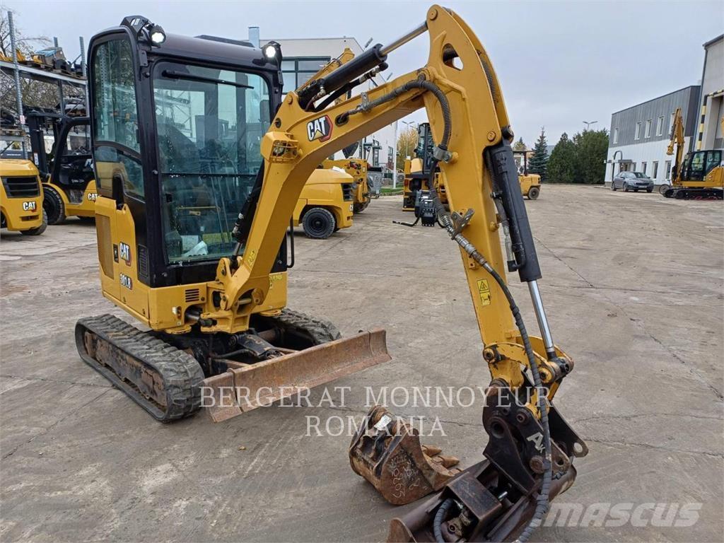 CAT 301.8-05 Pásové rýpadlá