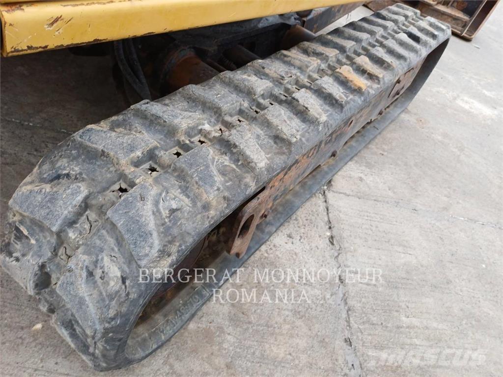 CAT 301.8-05 Pásové rýpadlá