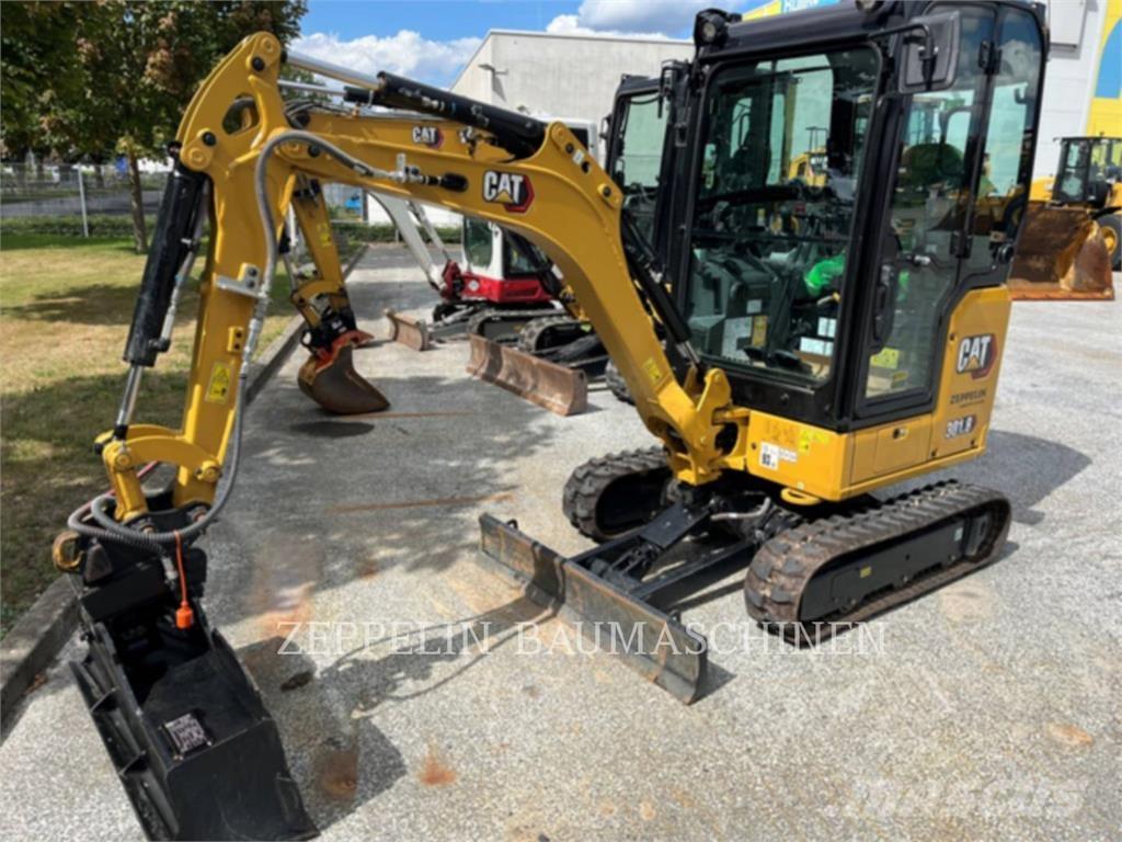 CAT 301.8-05A Pásové rýpadlá