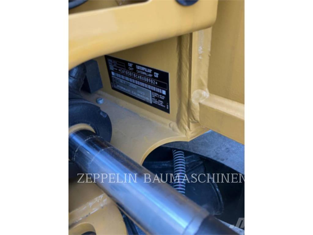 CAT 301.8-05A Pásové rýpadlá