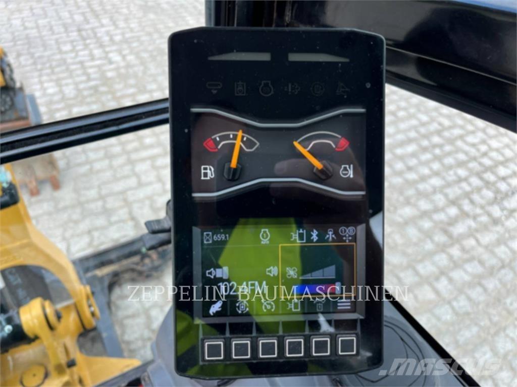 CAT 301.8-05A Pásové rýpadlá