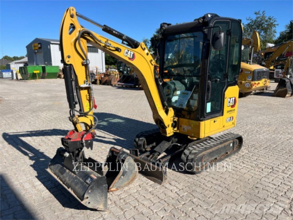 CAT 301.8-05A Pásové rýpadlá