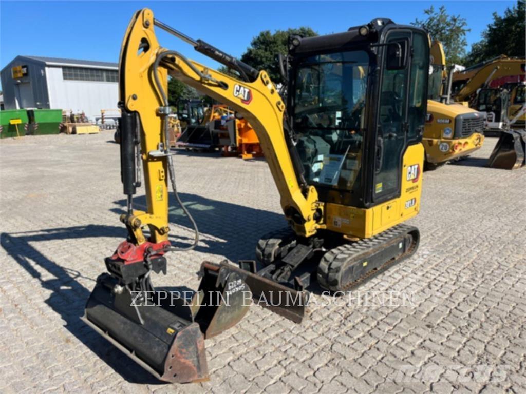 CAT 301.8-05A Pásové rýpadlá