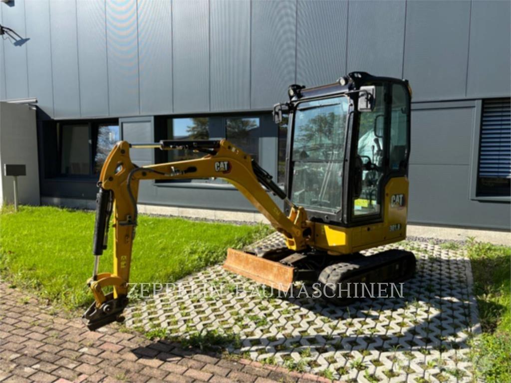 CAT 301.8-05A Pásové rýpadlá