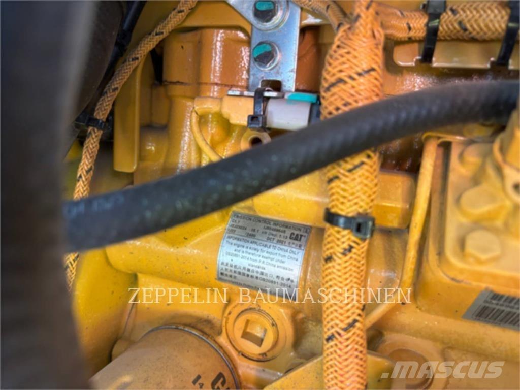 CAT 301.8-05A Pásové rýpadlá