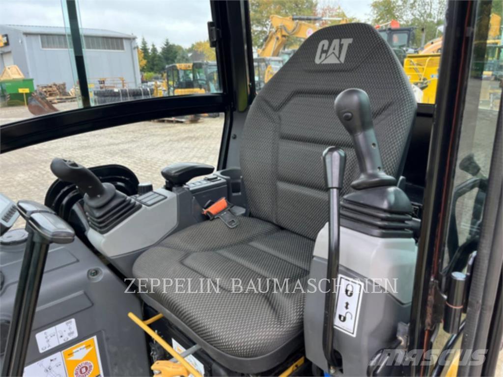 CAT 301.8-05A Pásové rýpadlá