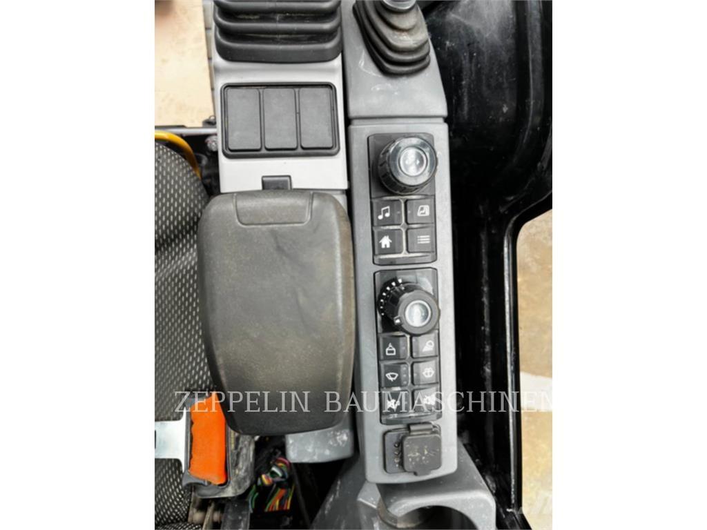 CAT 301.8-05A Pásové rýpadlá