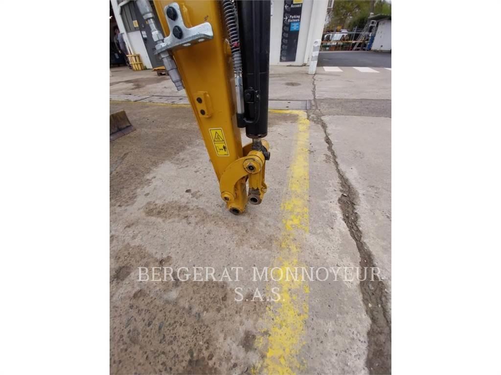 CAT 302 Pásové rýpadlá