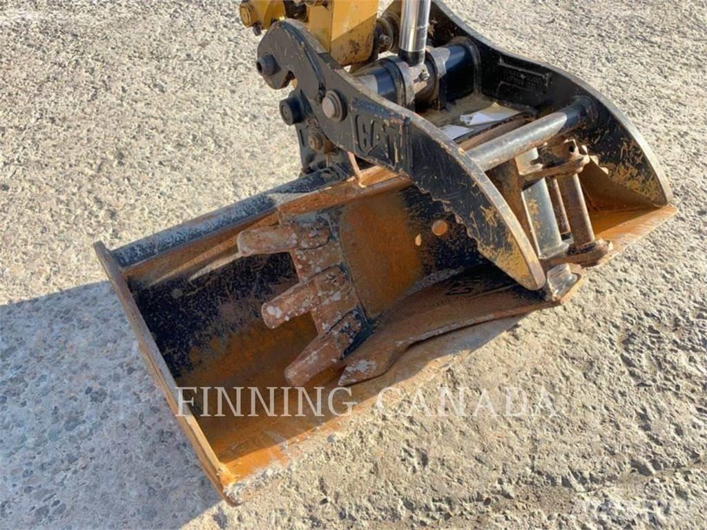 CAT 302-05 Pásové rýpadlá