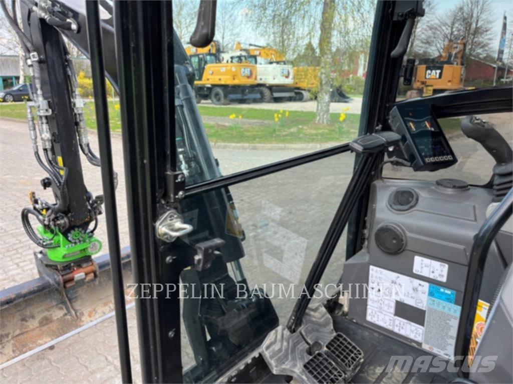 CAT 302-05A CR Pásové rýpadlá