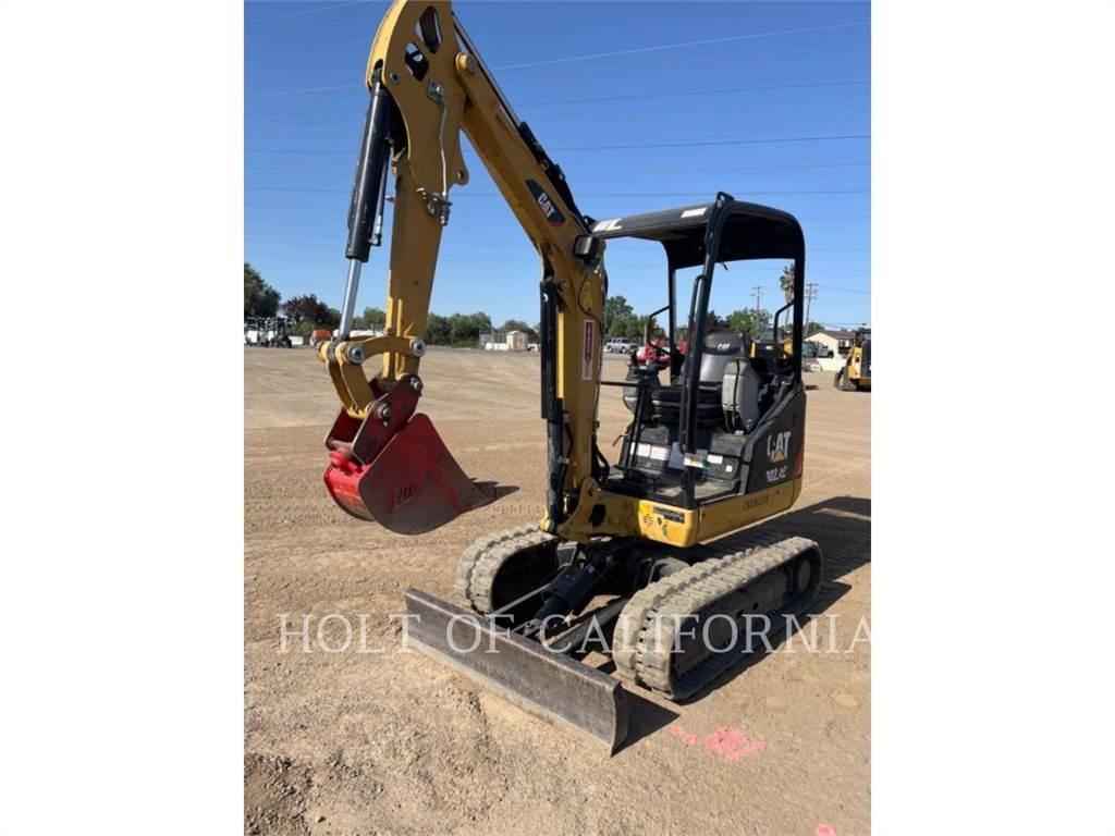 CAT 302.4 Pásové rýpadlá
