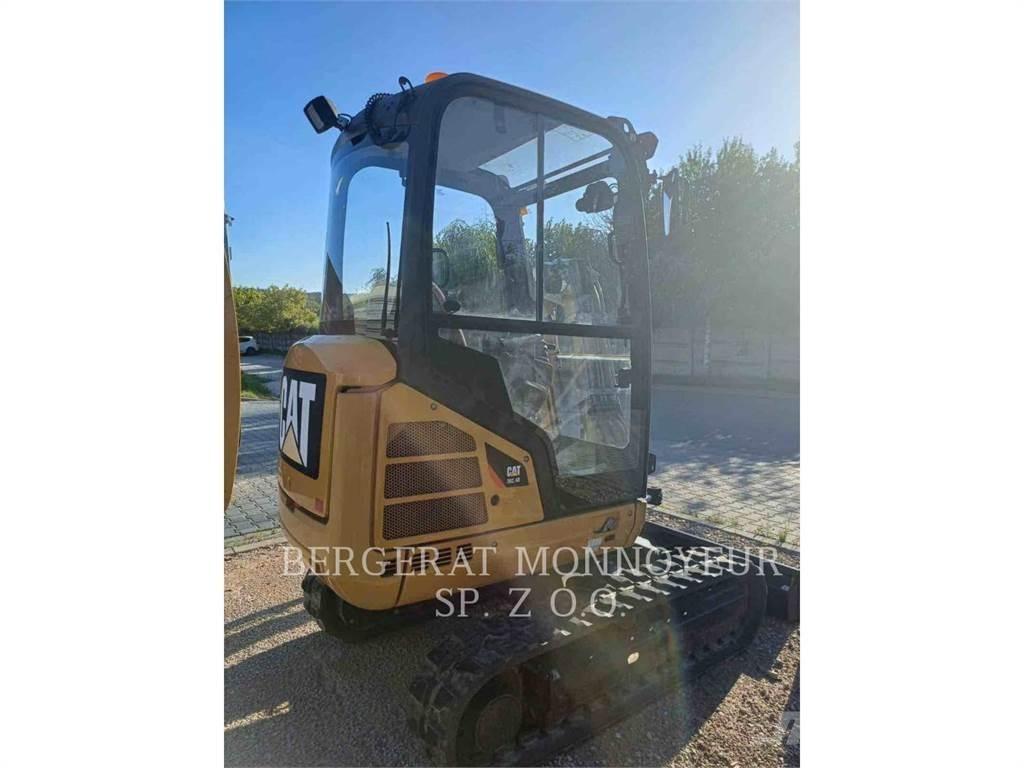 CAT 302.4D Pásové rýpadlá