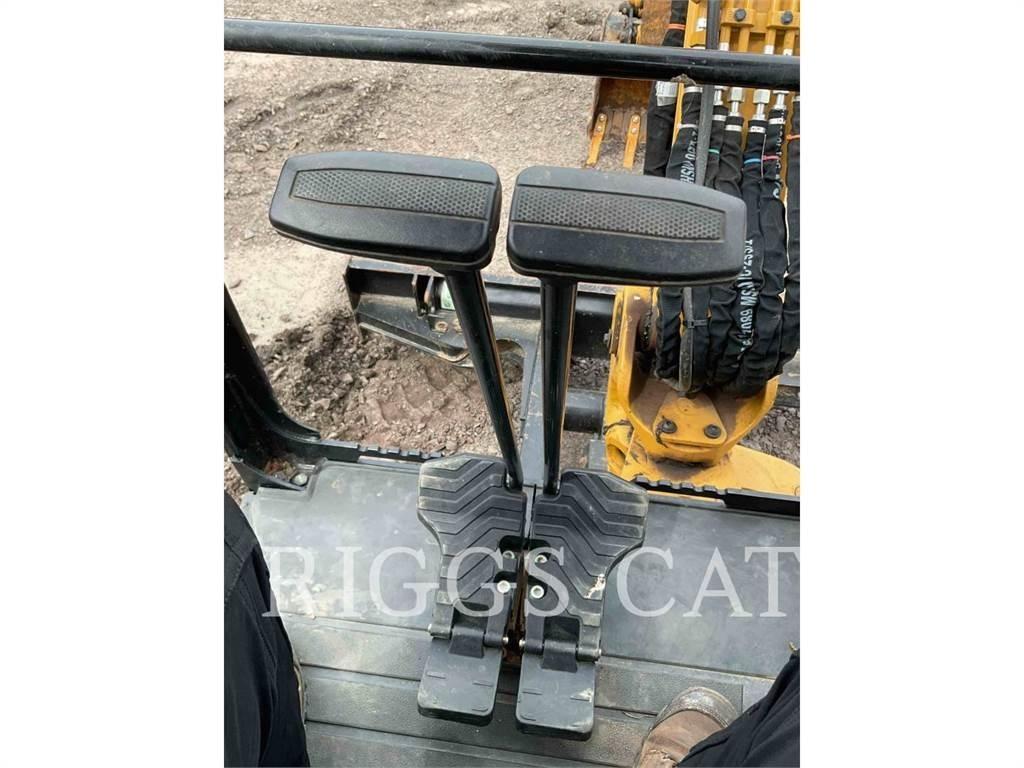 CAT 302.7 Pásové rýpadlá