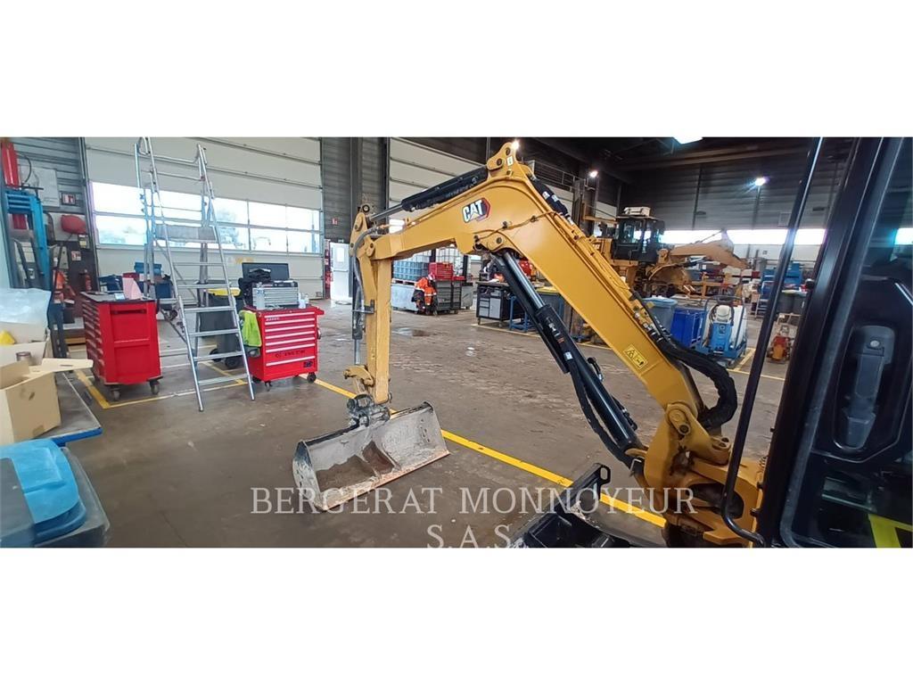 CAT 302.7 Pásové rýpadlá