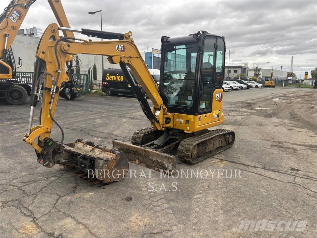 CAT 302.7 Pásové rýpadlá