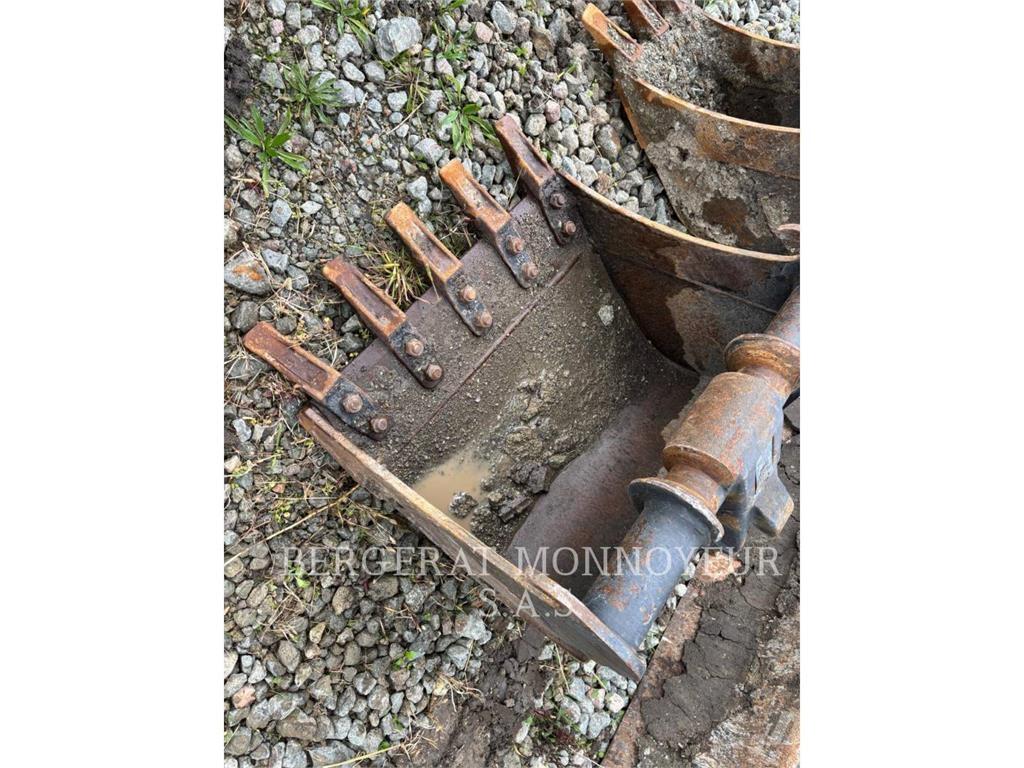 CAT 302.7 Pásové rýpadlá