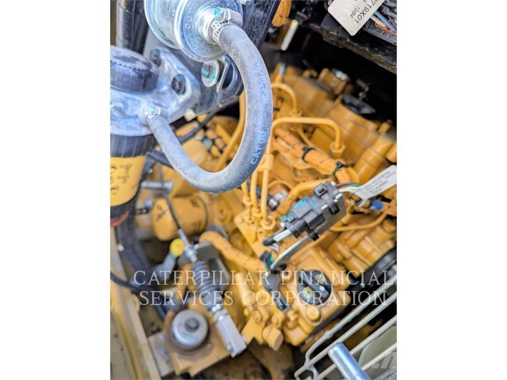 CAT 302.707CR Pásové rýpadlá