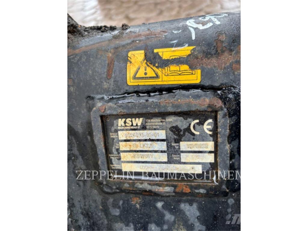 CAT 302.7D Pásové rýpadlá