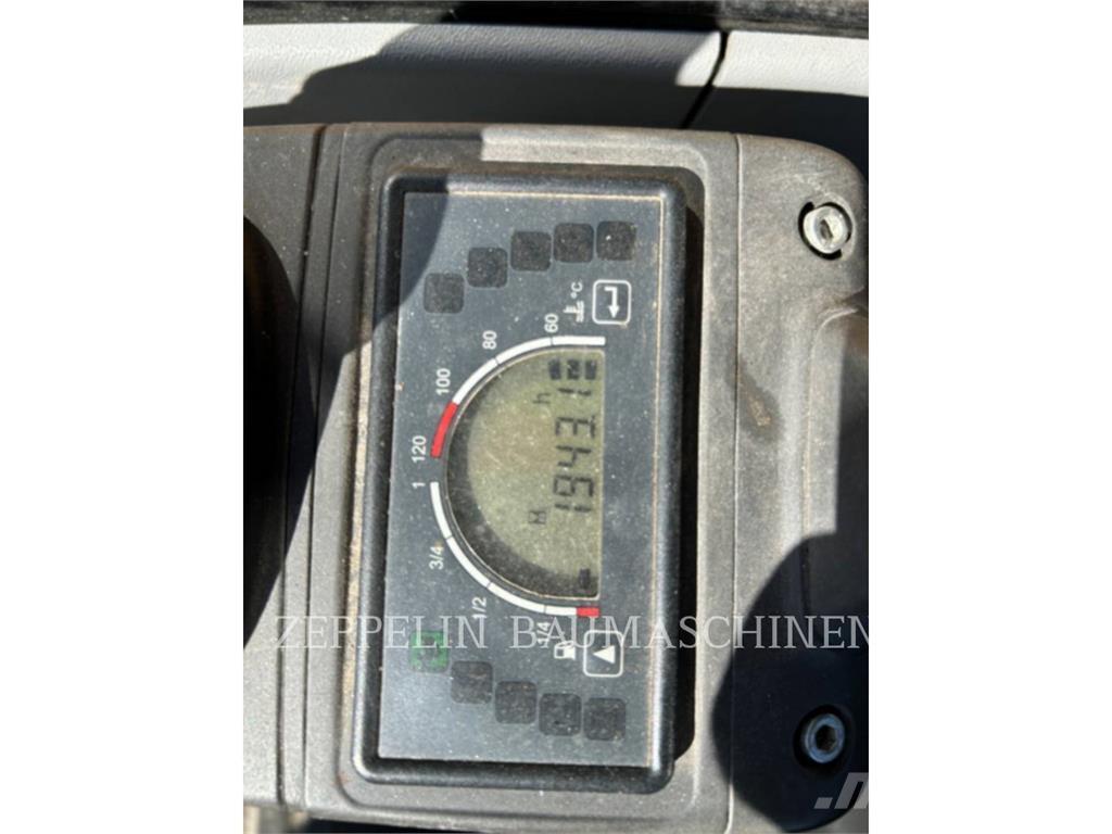 CAT 302.7D Pásové rýpadlá