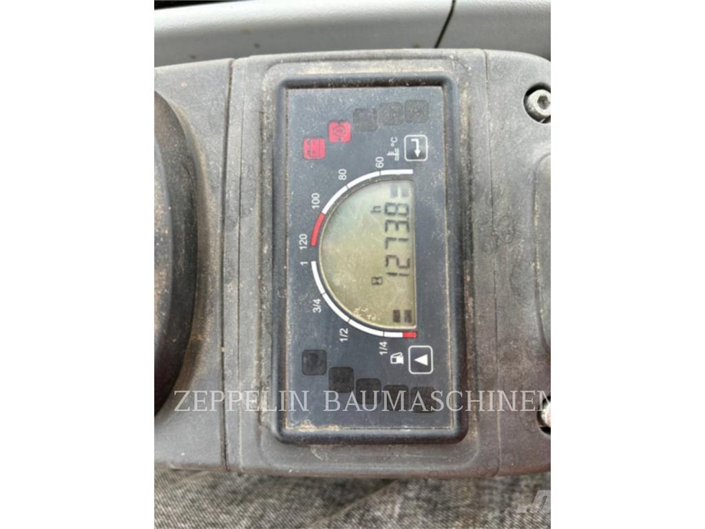 CAT 302.7D Pásové rýpadlá