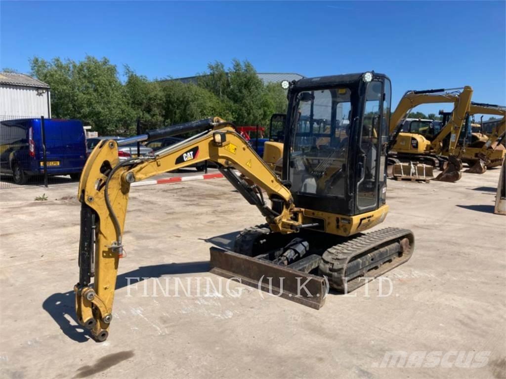 CAT 302.7D CAB Pásové rýpadlá